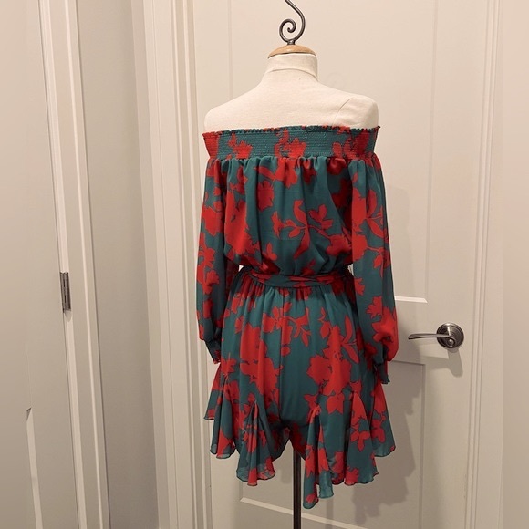 NWT Lilly’s Kloset Off the Shoulder Frills Romper - Picture 5 of 11